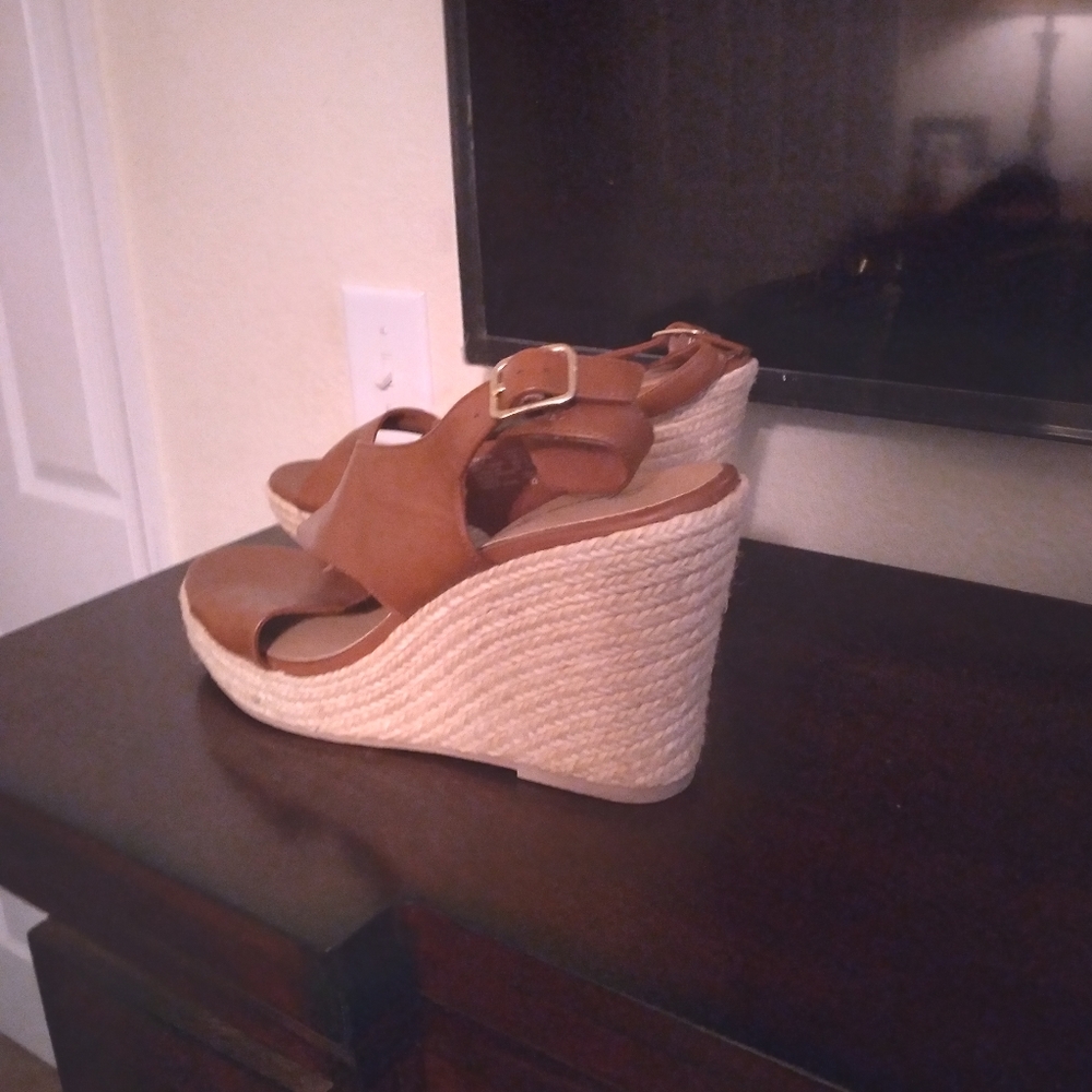 American Eagle, 12, cognac wedge sandles